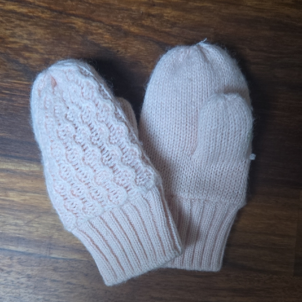 H&M Soft Pink Kids Mittens